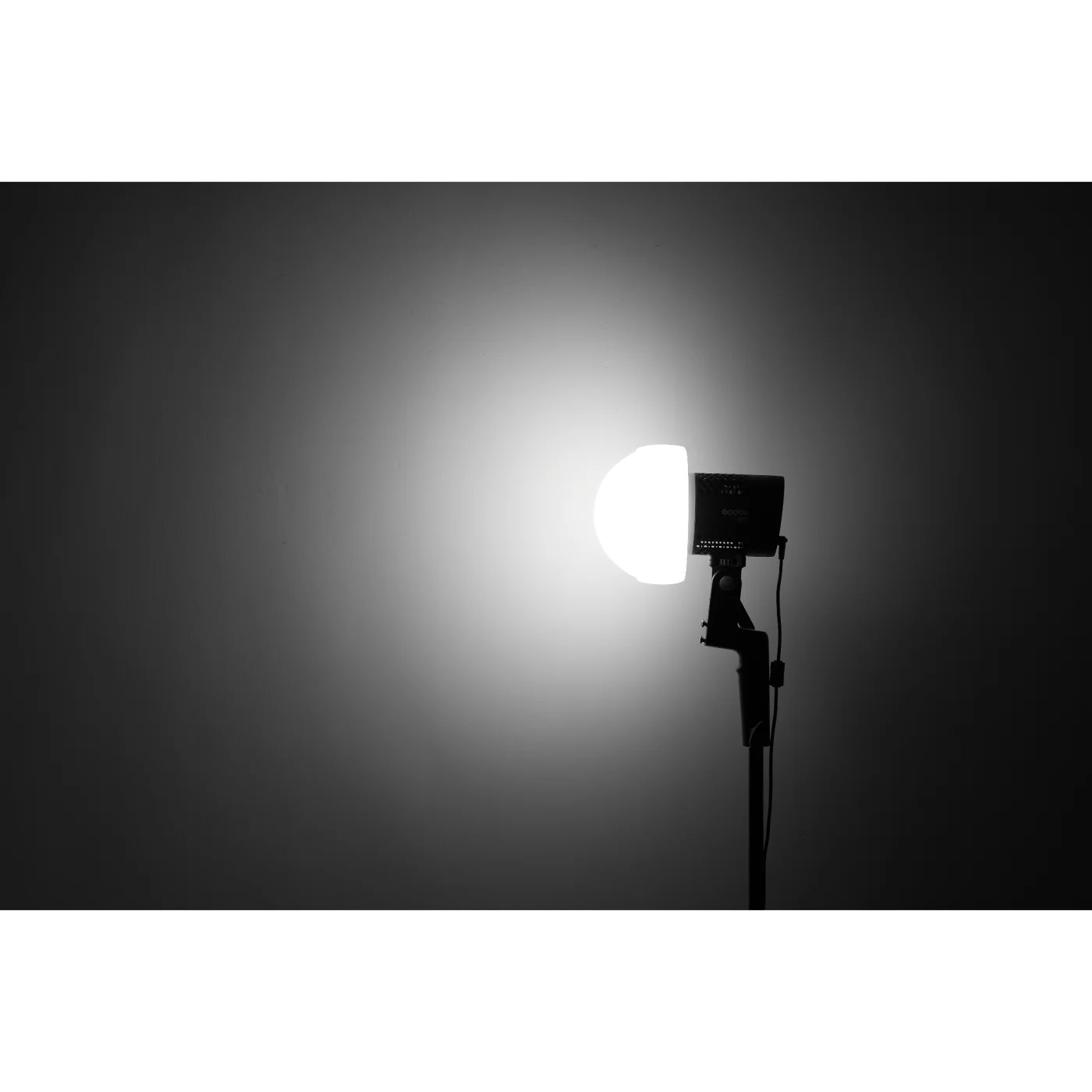 Комплект светодиодных осветителей Godox ML-KIT1 для видеосъемки