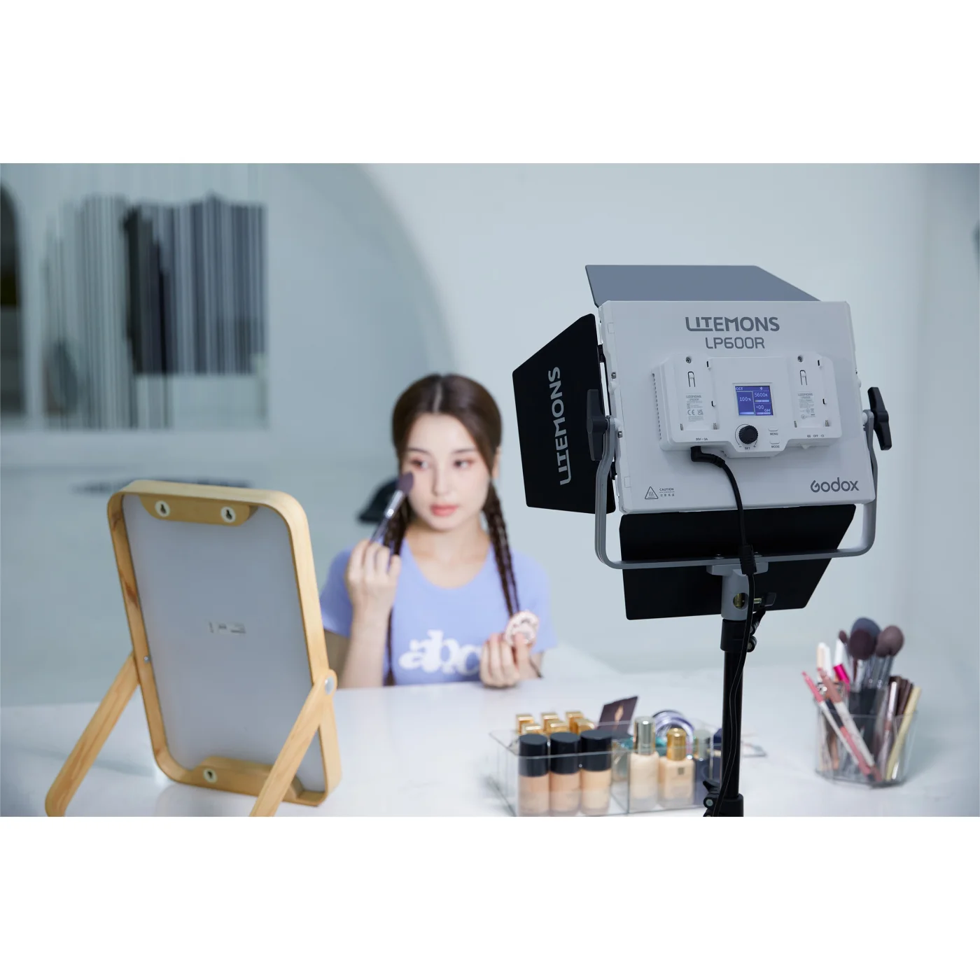 Осветитель светодиодный Godox LITEMONS LP600R