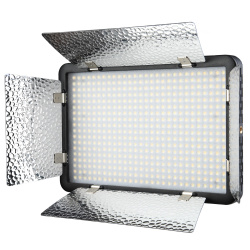 На фото изображено Осветитель светодиодный Godox LED500LRW (без пульта)