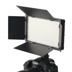 Осветитель светодиодный Falcon Eyes LedPRO 600BD Bi-color накамерный Осветитель светодиодный Falcon Eyes LedPRO 600BD Bi-color накамерный