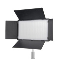 На фото изображено Осветитель светодиодный Falcon Eyes LedPRO 50R