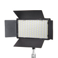 На фото изображено Осветитель светодиодный Falcon Eyes LedPRO 30R