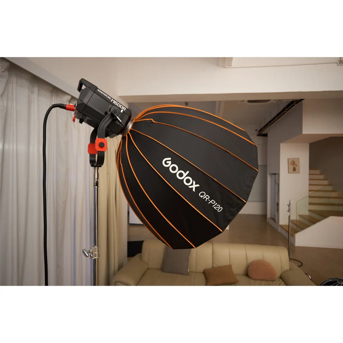 Осветитель светодиодный Godox Knowled M600R студийный