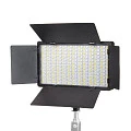 На фото изображено Осветитель светодиодный Falcon Eyes LedPRO 30R